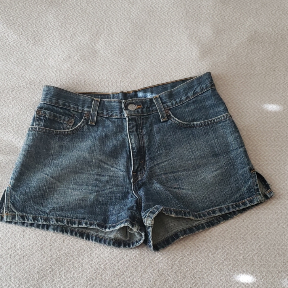 Levi's Size 7 Jean Shorts